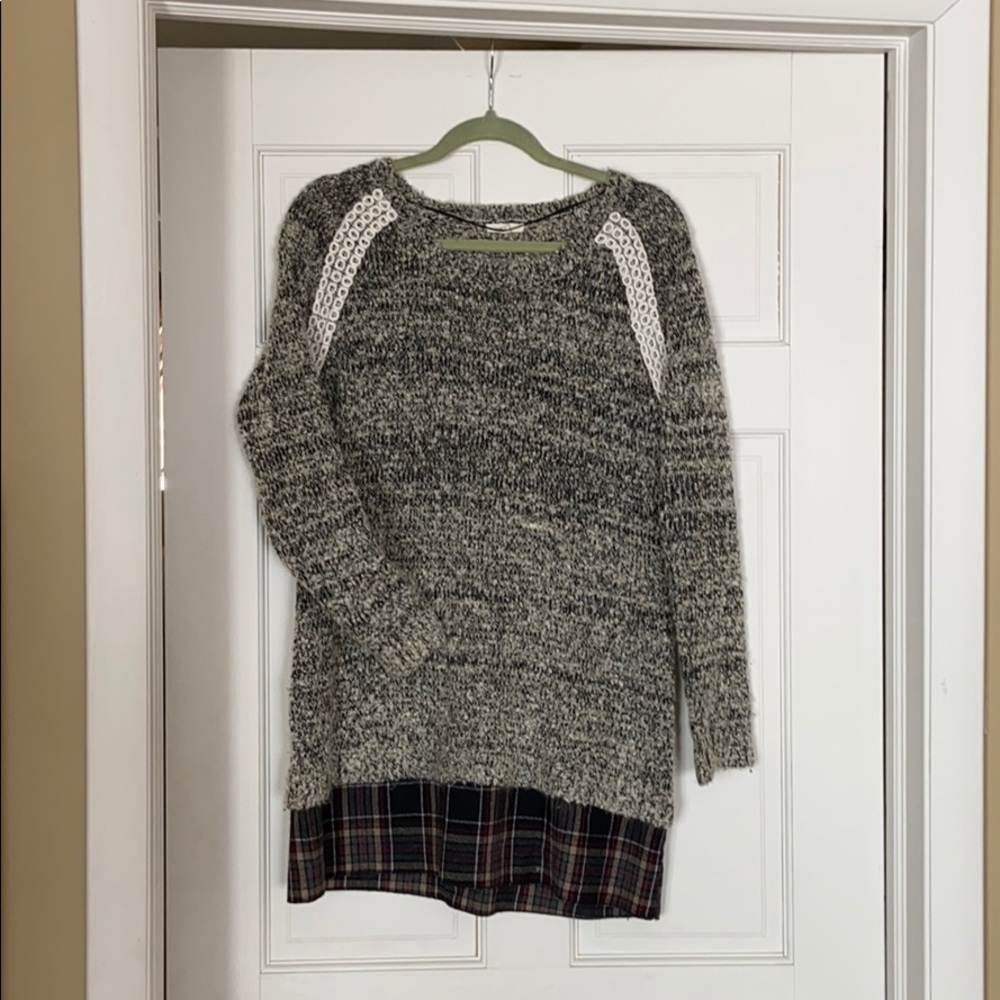 Pull over sweater